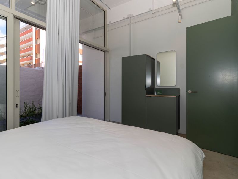 High-Yield Furnished Investment Apartment in Gardens, Cape Town - Photo 4