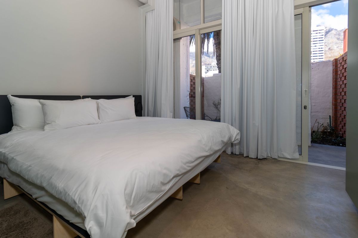 High-Yield Furnished Investment Apartment in Gardens, Cape Town - Photo 3