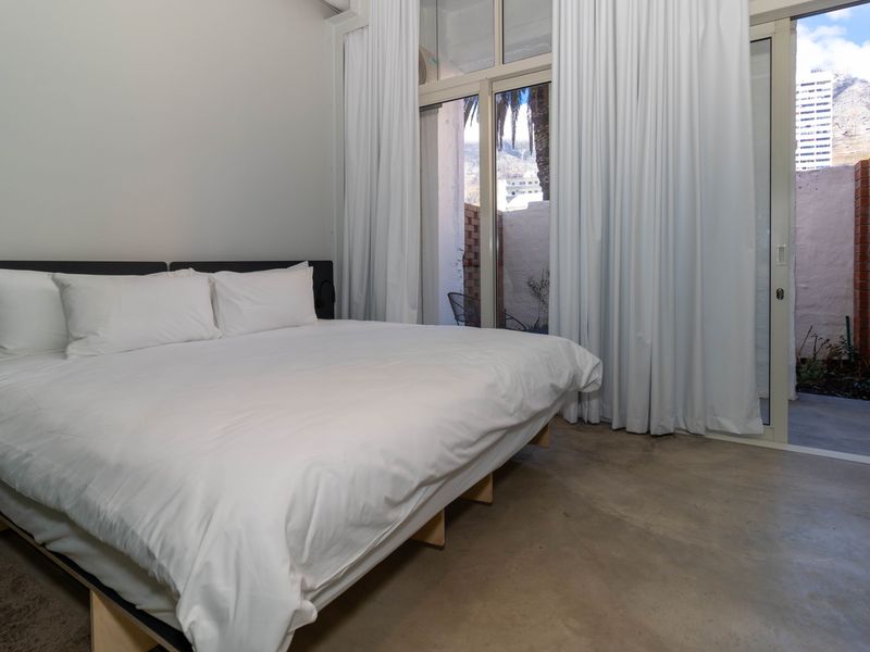 High-Yield Furnished Investment Apartment in Gardens, Cape Town - Photo 3