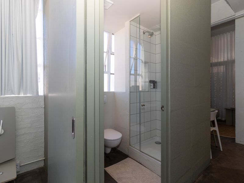 High-Yield Furnished Investment Apartment | Gardens, Cape Town - Photo 6