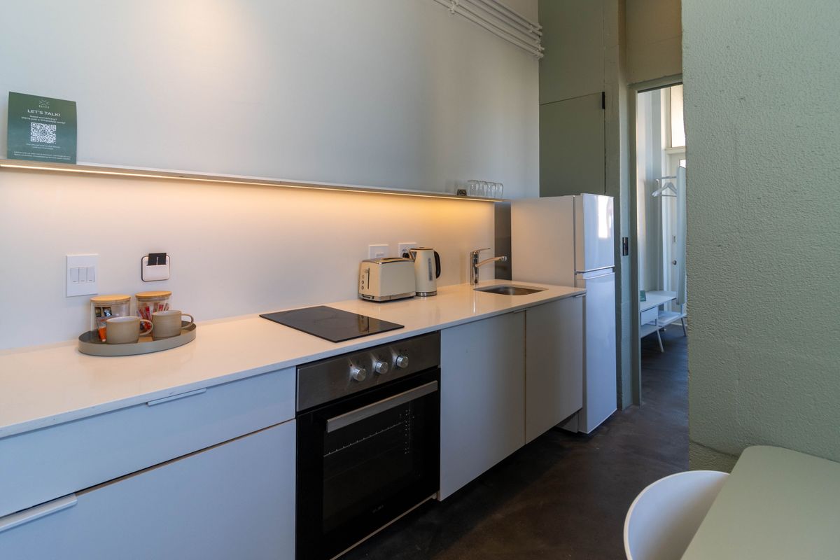 High-Yield Furnished Investment Apartment | Gardens, Cape Town - Photo 3