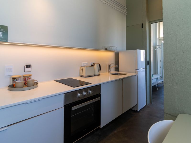 High-Yield Furnished Investment Apartment | Gardens, Cape Town - Photo 3