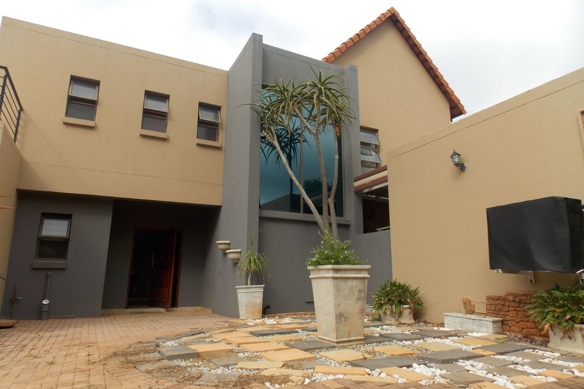 Modern Luxury Living in Leloko Estate – Where Style Meets Comfort! - Photo 2