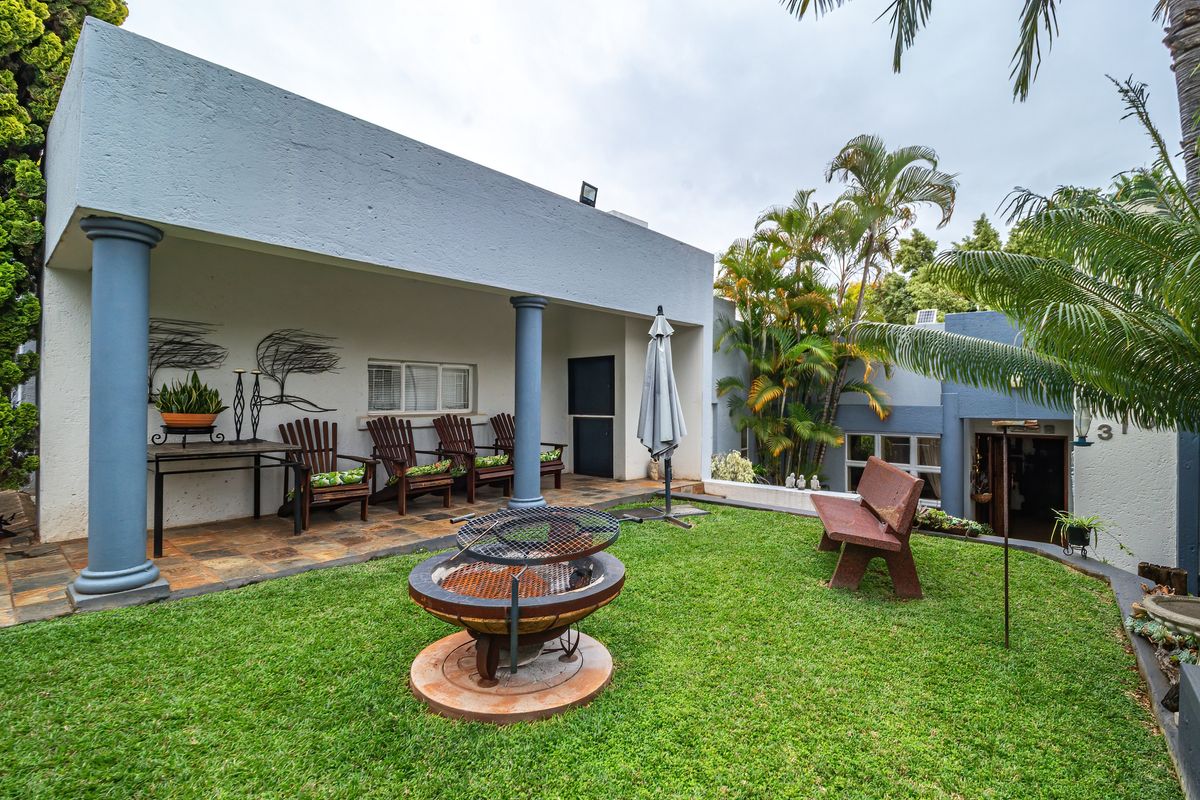 Spacious 3 / 4 Bedroom ( 4th room to be used for study)  and flatlet.  Wheelchair friend - Photo 4