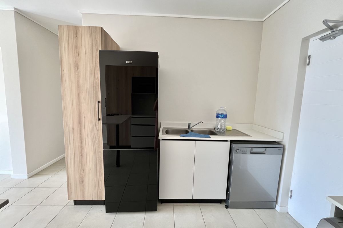 Modern 2-Bedroom Apartment Now Available! - Photo 4