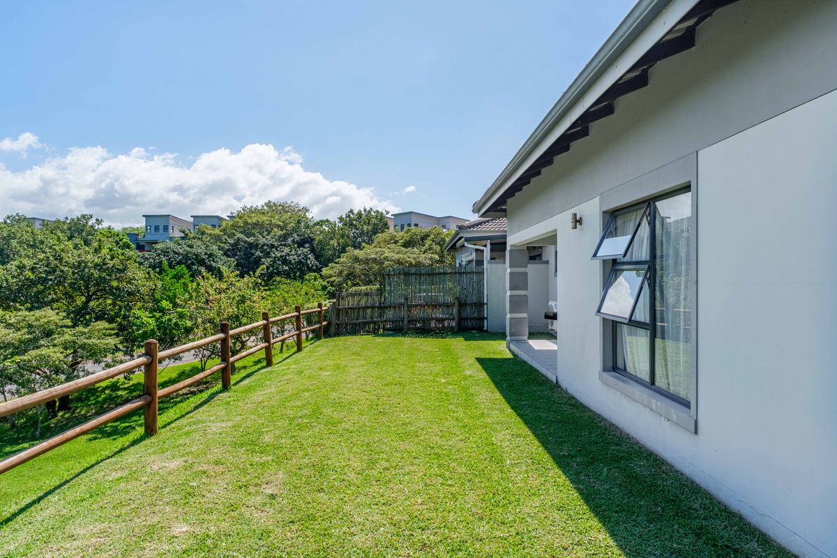 Sole & Exclusive Mandate | Modern 3 Bedroom Family Home in Sought-After Sunset Place, Palm Lakes - Photo 3