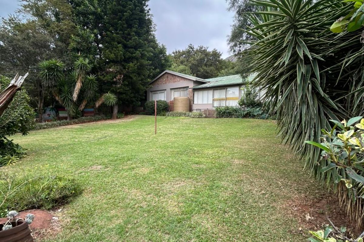 Escape to Your Private Mountain Paradise: 6.4Ha Hartbeespoort Farm with Income Goldmine! - Photo 2