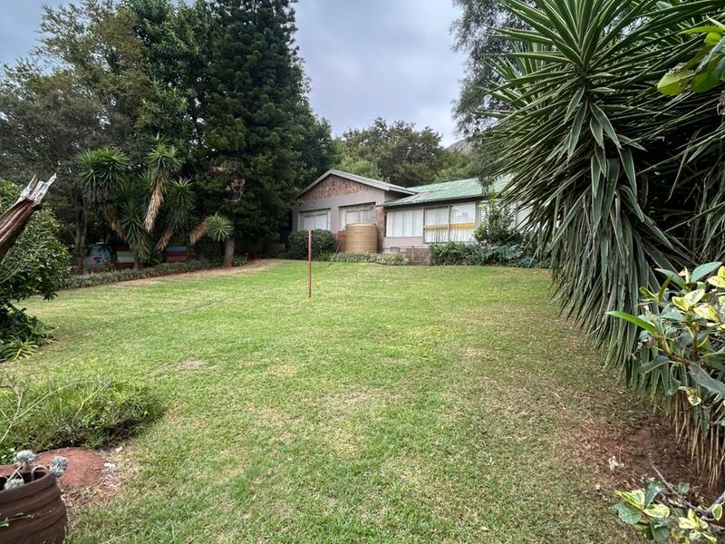 Escape to Your Private Mountain Paradise: 6.4Ha Hartbeespoort Farm with Income Goldmine! - Photo 2