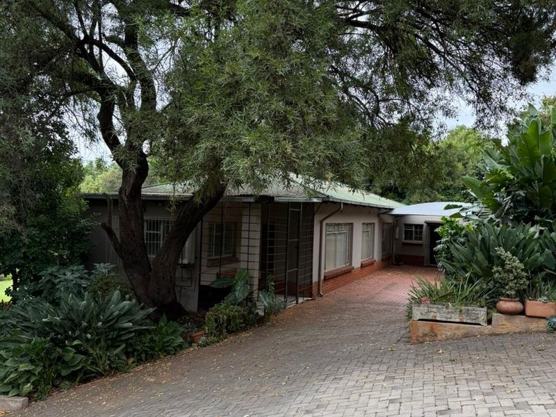 Escape to Your Private Mountain Paradise: 6.4Ha Hartbeespoort Farm with Income Goldmine! - Photo 6