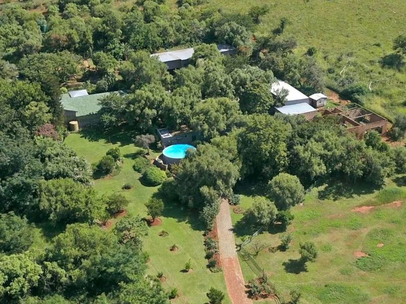 Escape to Your Private Mountain Paradise: 6.4Ha Hartbeespoort Farm with Income Goldmine! - Photo 2