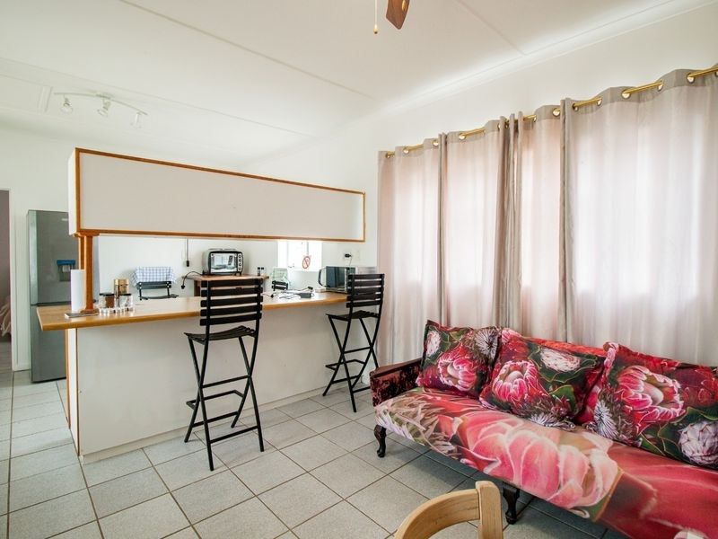 Well-Maintained 1-Bedroom Apartment in Quiet Setting - Photo 4