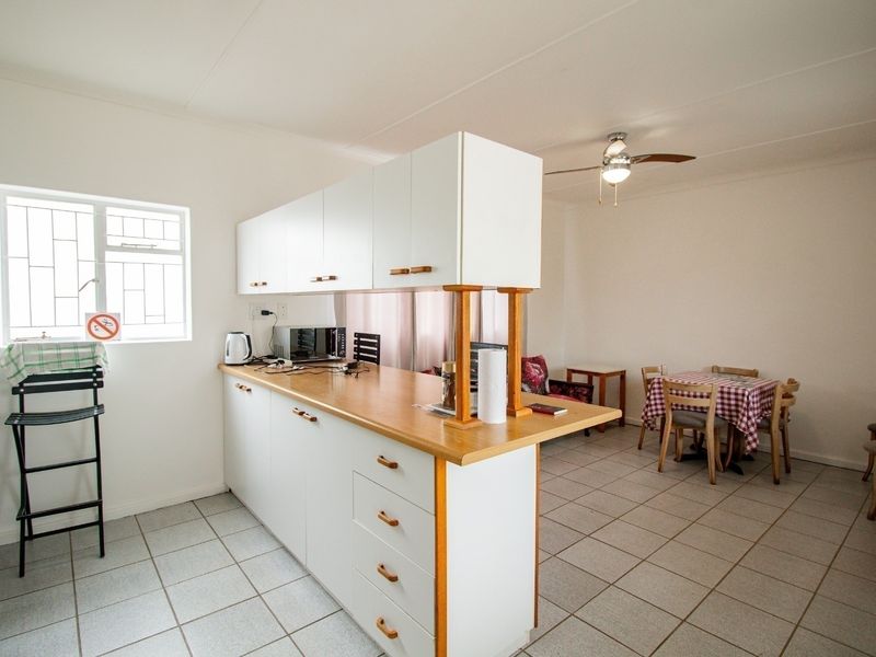 Well-Maintained 1-Bedroom Apartment in Quiet Setting - Photo 3