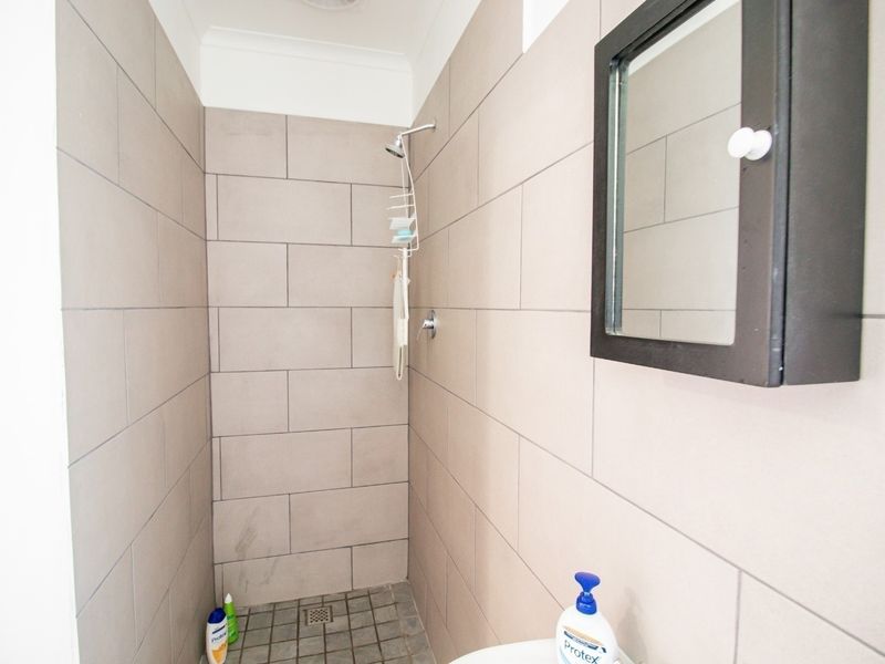 Well-Maintained 1-Bedroom Apartment in Quiet Setting - Photo 9