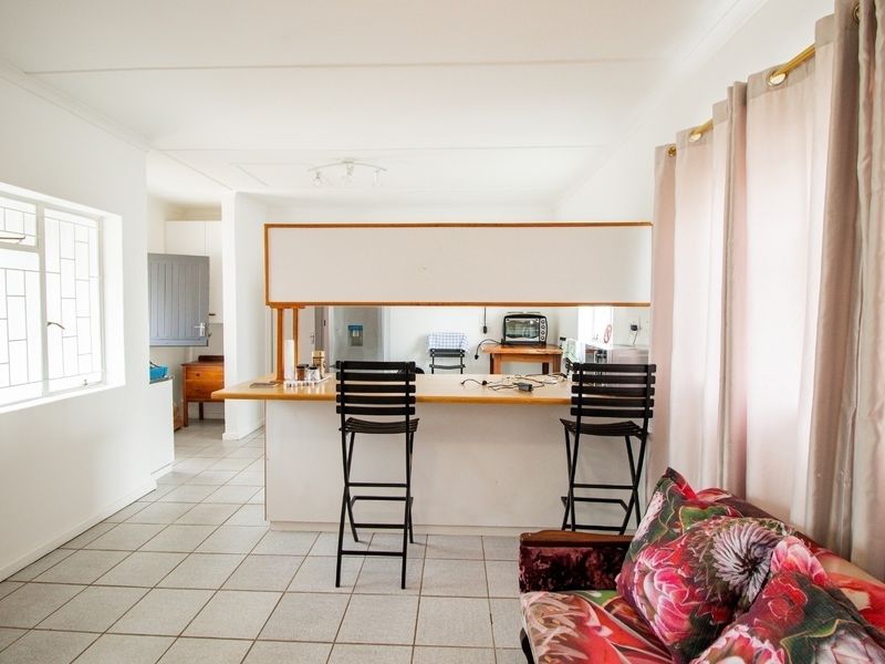 Well-Maintained 1-Bedroom Apartment in Quiet Setting - Photo 8