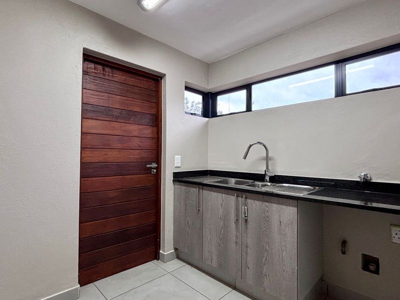 MODERN 3 BEDROOM HOUSE TO LET IN SECURE ESTATE - Photo 6