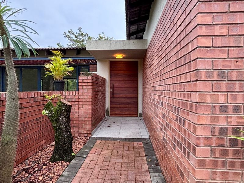 MODERN 3 BEDROOM HOUSE TO LET IN SECURE ESTATE - Photo 2