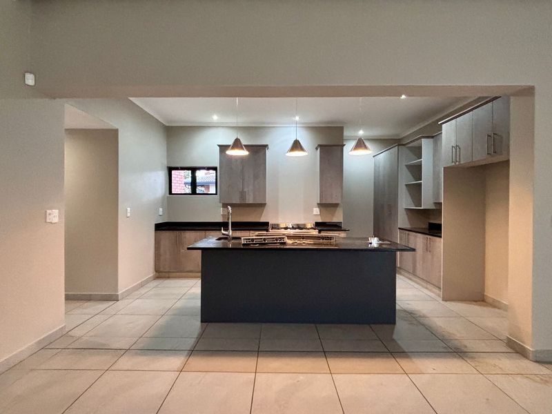 MODERN 3 BEDROOM HOUSE TO LET IN SECURE ESTATE - Photo 3