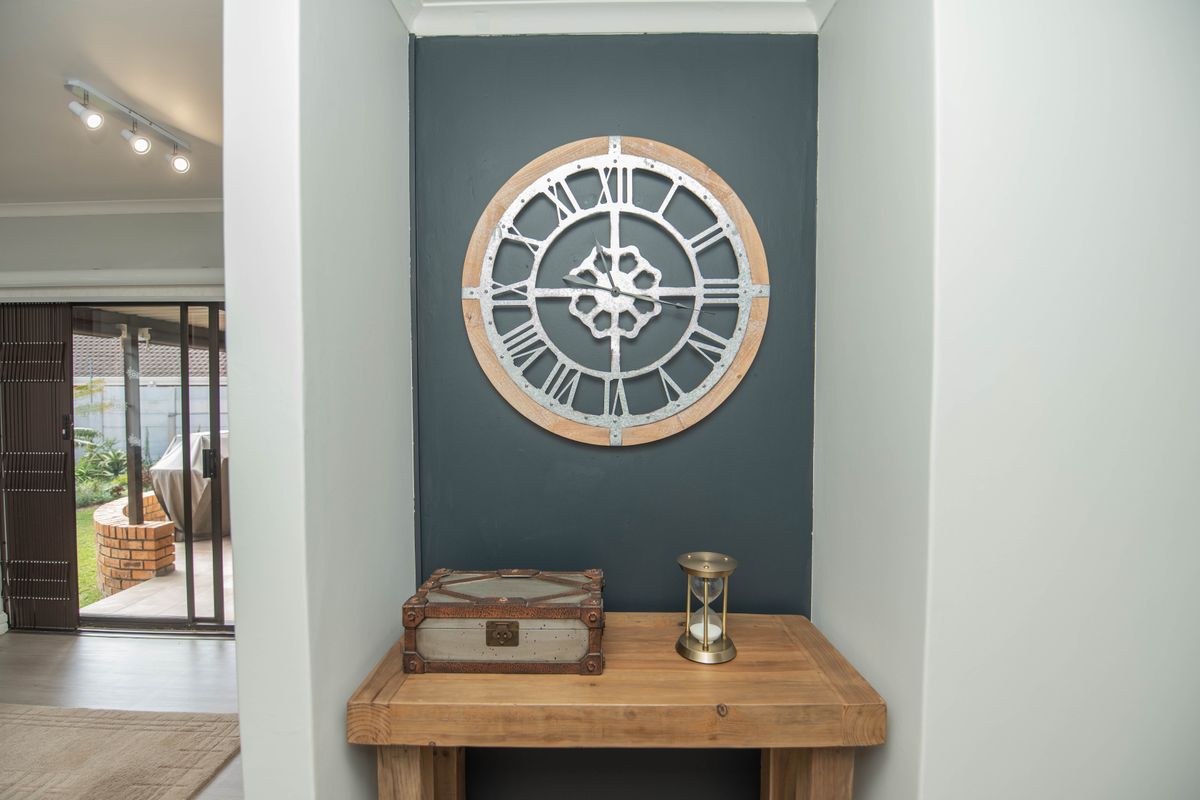 Modern, Energy-Efficient Living in a Sought-After Estate - Photo 4