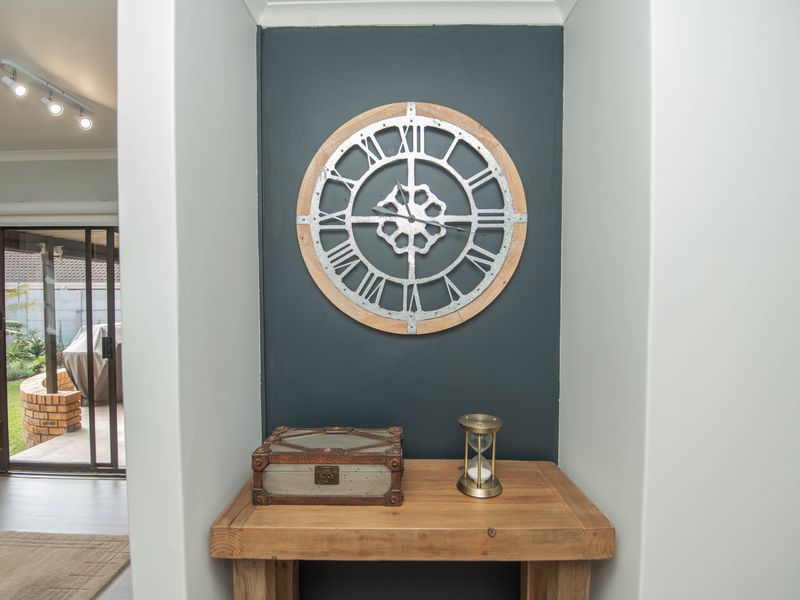 Modern, Energy-Efficient Living in a Sought-After Estate - Photo 4