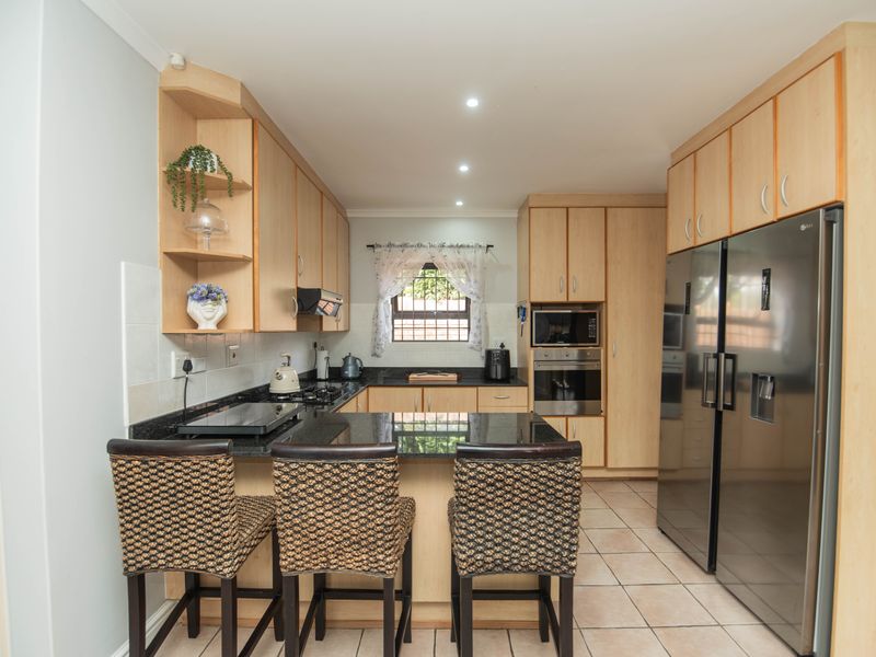 Modern, Energy-Efficient Living in a Sought-After Estate - Photo 9