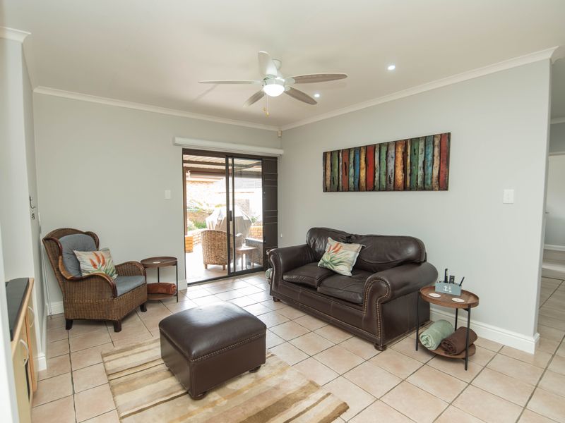 Modern, Energy-Efficient Living in a Sought-After Estate - Photo 6