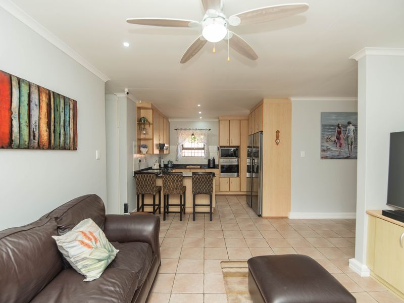 Modern, Energy-Efficient Living in a Sought-After Estate - Photo 7