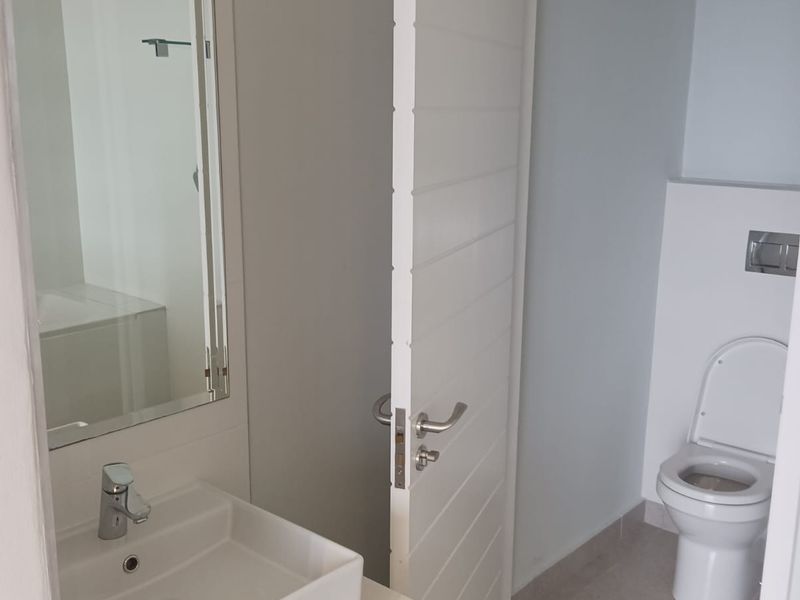 Modern 2 Bedroom with Study Available for Rental - Photo 10