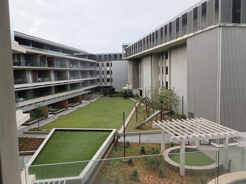 Modern 2 Bedroom with Study Available for Rental - Photo 5