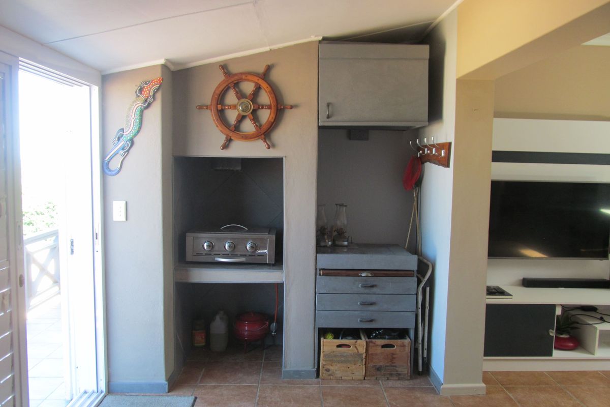 Luxury Lock-Up-and-Go Apartment in Gouritsmond - Photo 5