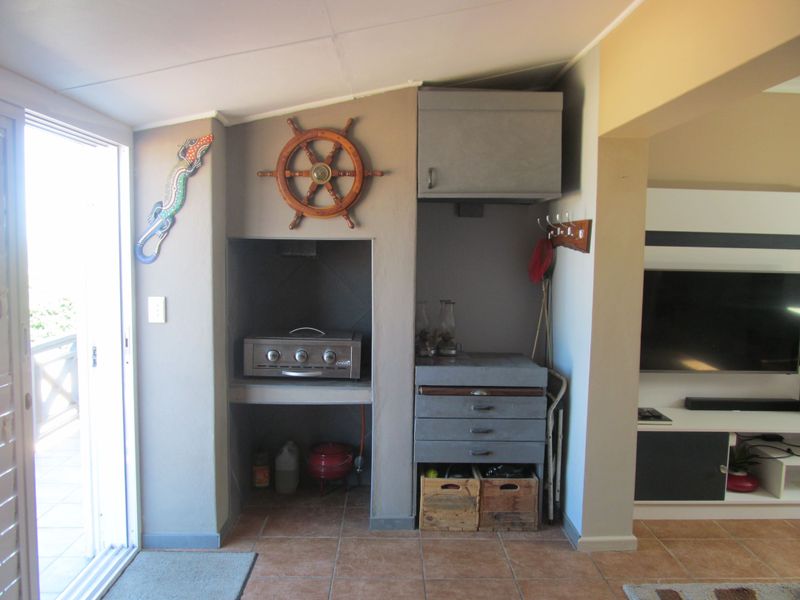 Luxury Lock-Up-and-Go Apartment in Gouritsmond - Photo 5