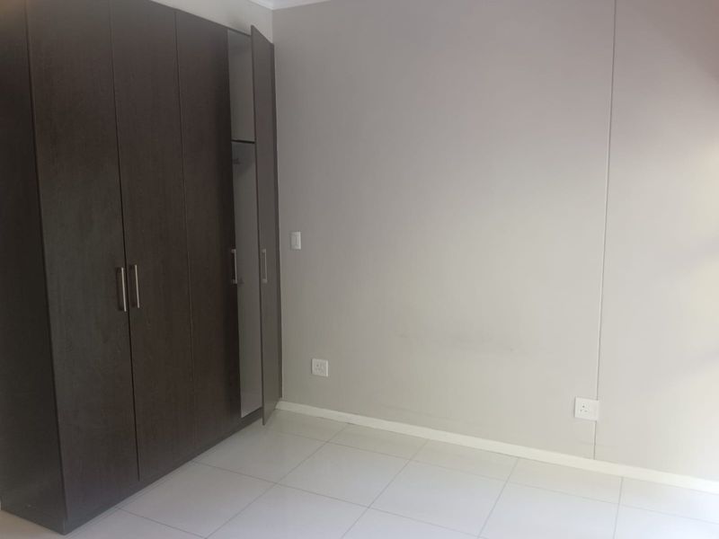 Secure 1 Bed Unit in Umhlanga Ridge - Photo 6