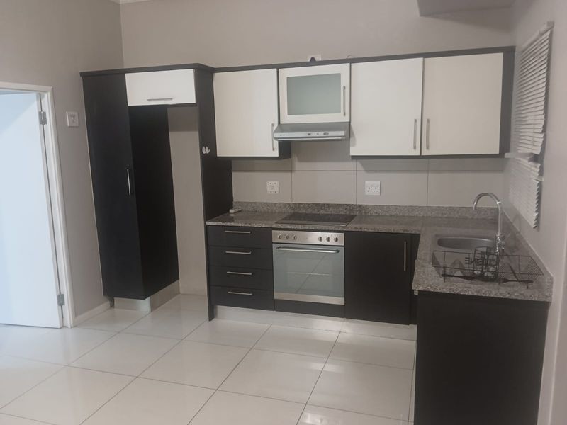 Secure 1 Bed Unit in Umhlanga Ridge - Photo 3