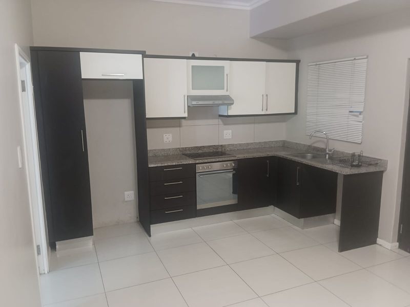 Secure 1 Bed Unit in Umhlanga Ridge - Photo 2