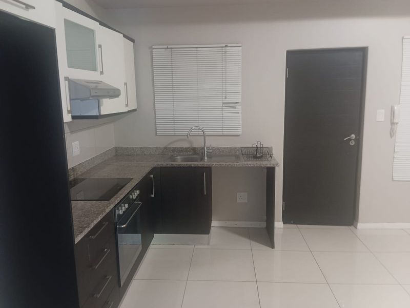 Secure 1 Bed Unit in Umhlanga Ridge - Photo 4