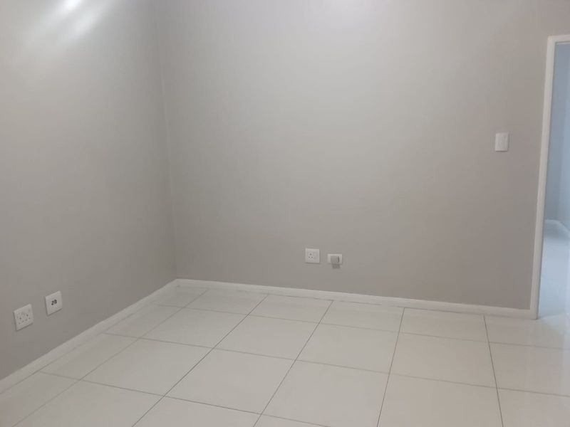 Secure 1 Bed Unit in Umhlanga Ridge - Photo 9
