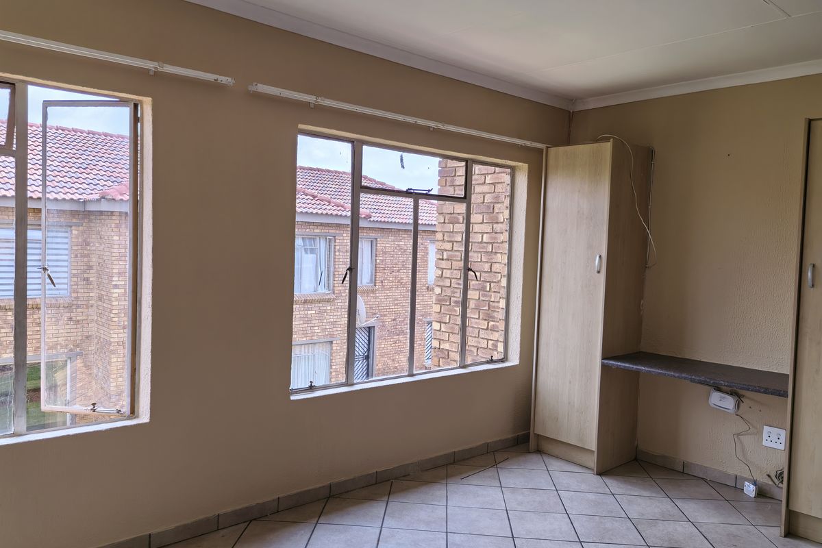 Bachelor to let - Photo 3