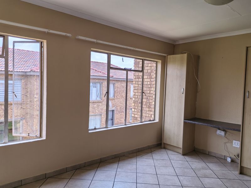 Bachelor to let - Photo 3