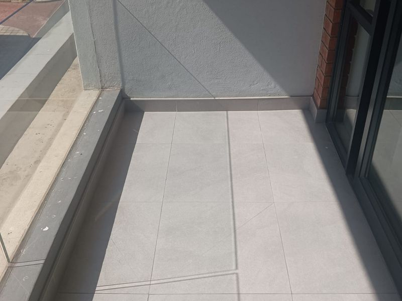 Stylish and Modern 2 Bedroom in Umhlanga Ridge - Photo 6