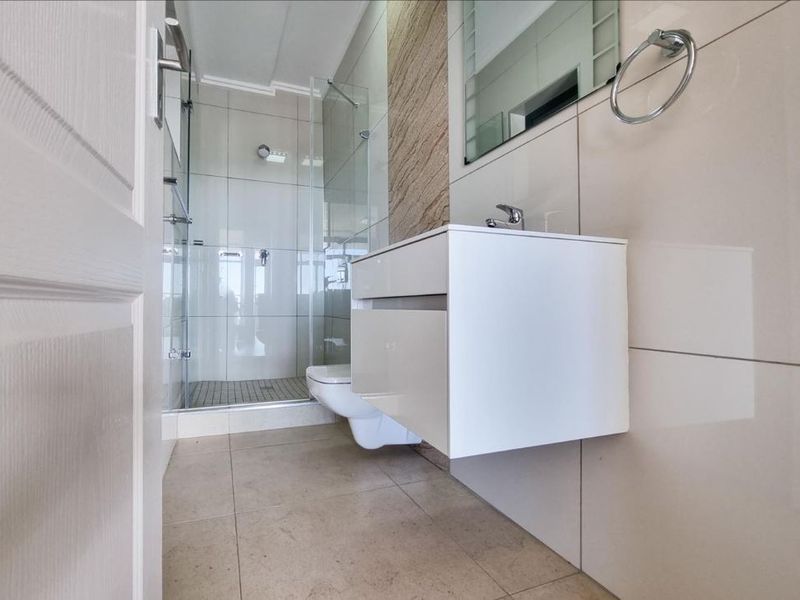 Lovely 2 Bedroom Apartment to let in Umhlanga Ridge with some sea views - Photo 9