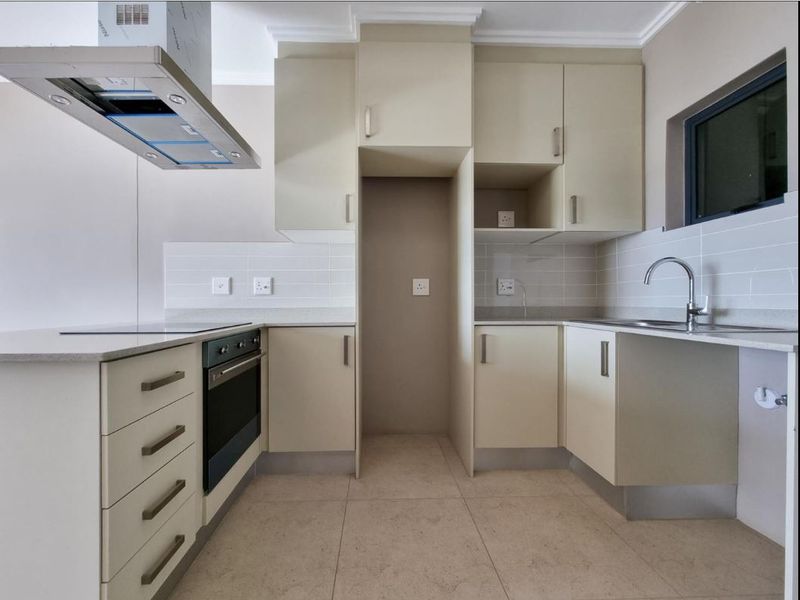 Lovely 2 Bedroom Apartment to let in Umhlanga Ridge with some sea views - Photo 5