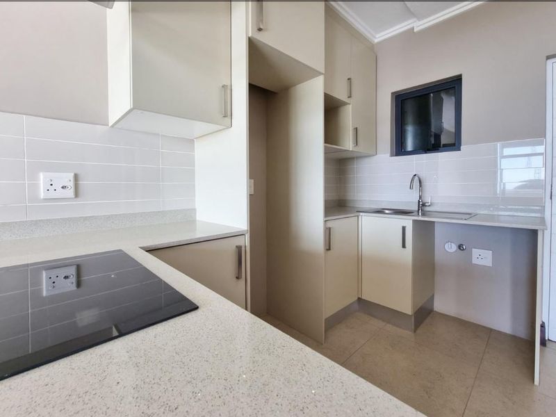 Lovely 2 Bedroom Apartment to let in Umhlanga Ridge with some sea views - Photo 6