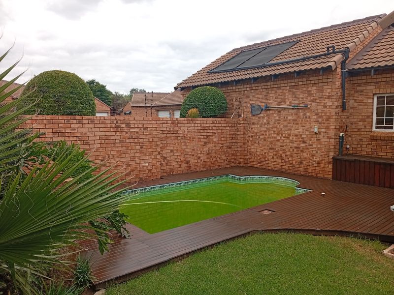 Townhouse Rental Monthly In Pretoria - Photo 10