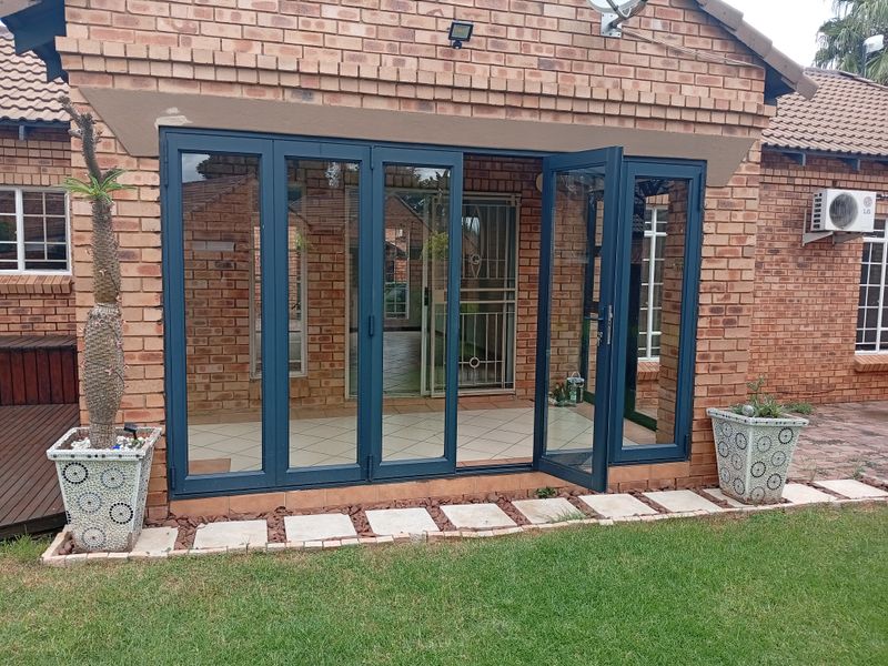 Townhouse Rental Monthly In Pretoria - Photo 7