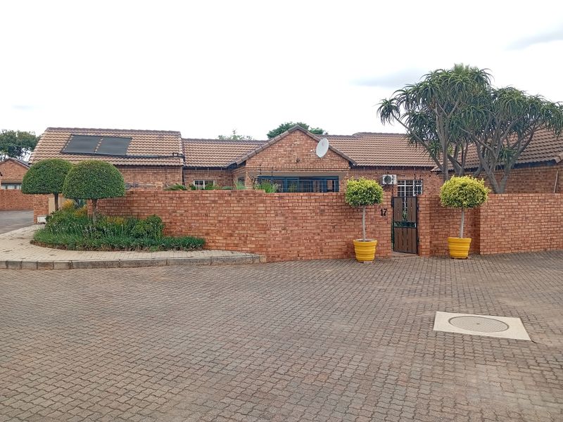 Townhouse Rental Monthly In Pretoria - Photo 5