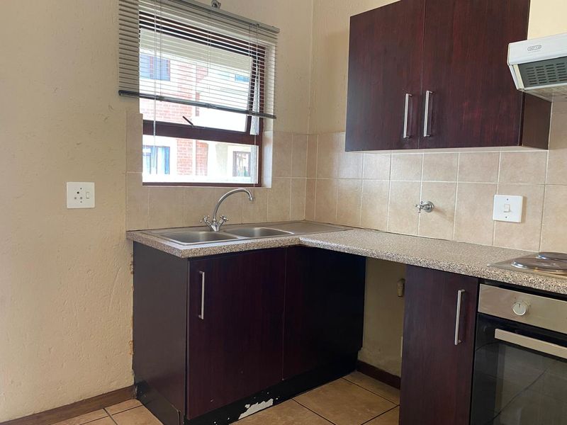 Modern, compact, and full of charm - Photo 5