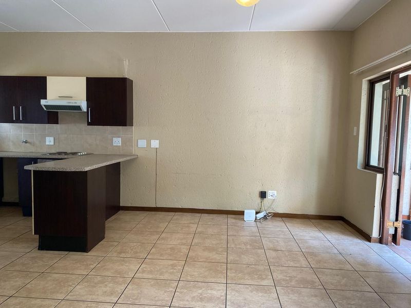 Modern, compact, and full of charm - Photo 7