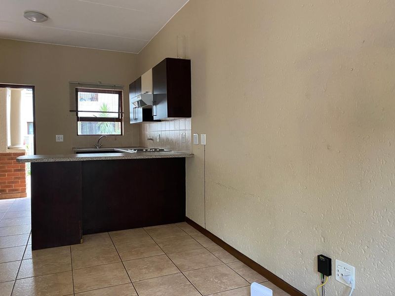 Modern, compact, and full of charm - Photo 6