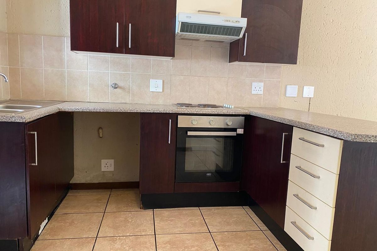 Modern, compact, and full of charm - Photo 4