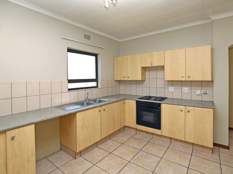 2 Bedroom Apartment for Sale in Stone Crest - Photo 10