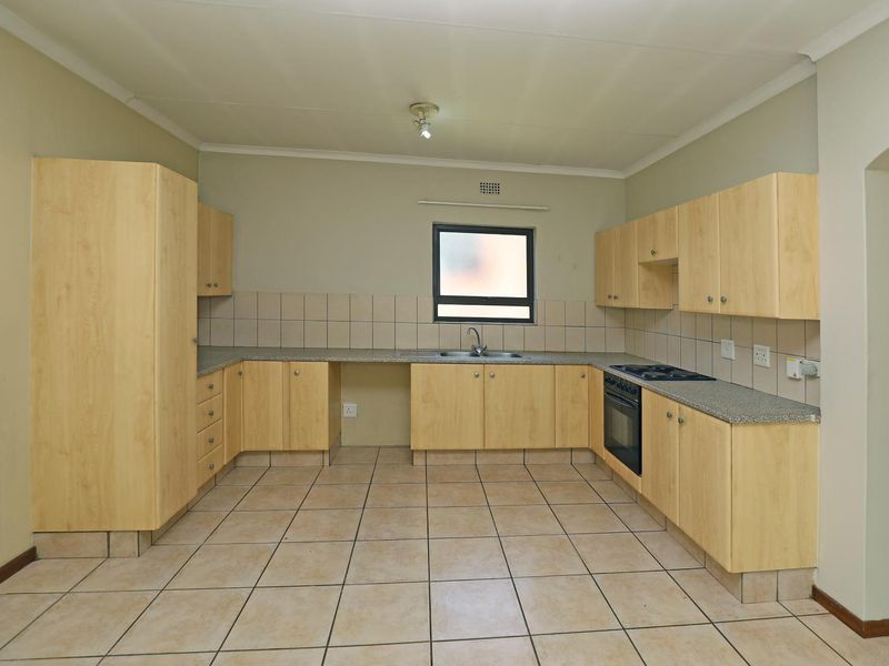 2 Bedroom Apartment for Sale in Stone Crest - Photo 9